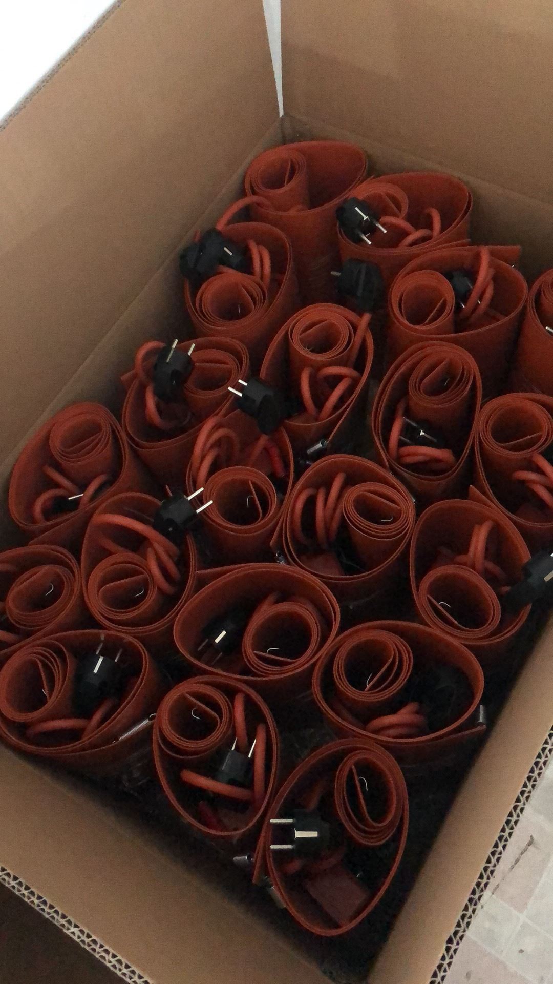200 pcs Ceinture chauffante en silicone pour tapis est prête à être expédiée ...