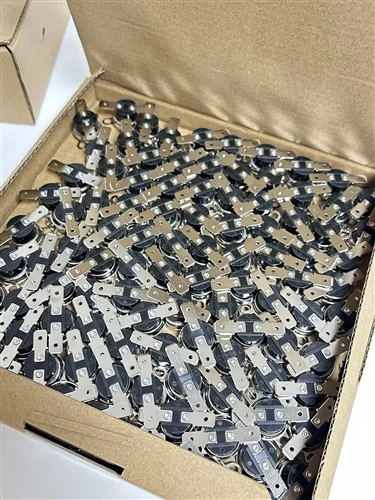 1 000 thermostats PCS KSD301 expédiés en Allemagne